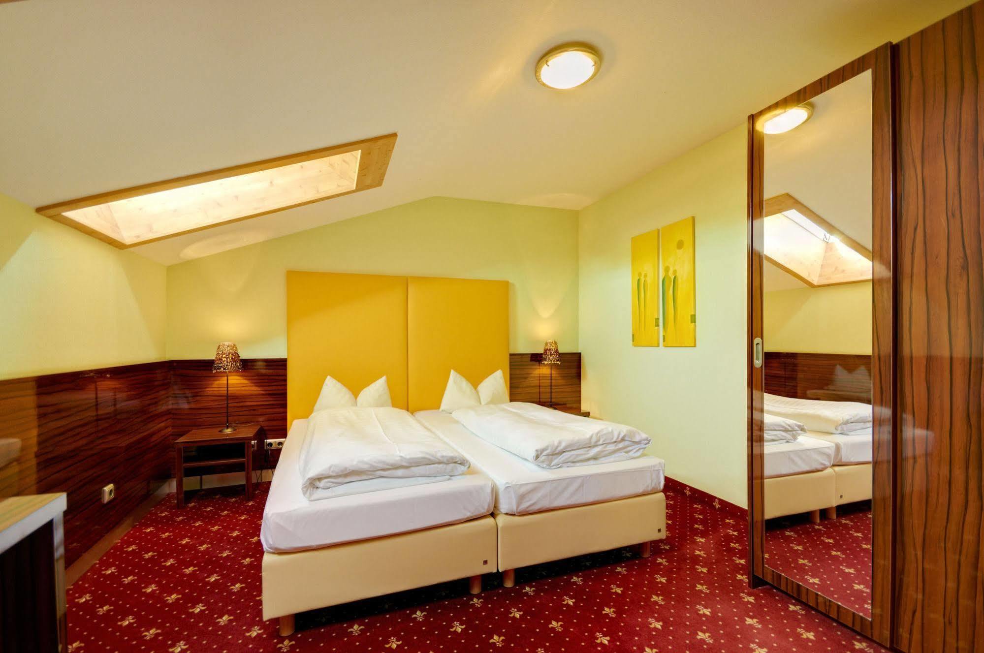 Landhotel Hallnberg Walpertskirchen Bagian luar foto