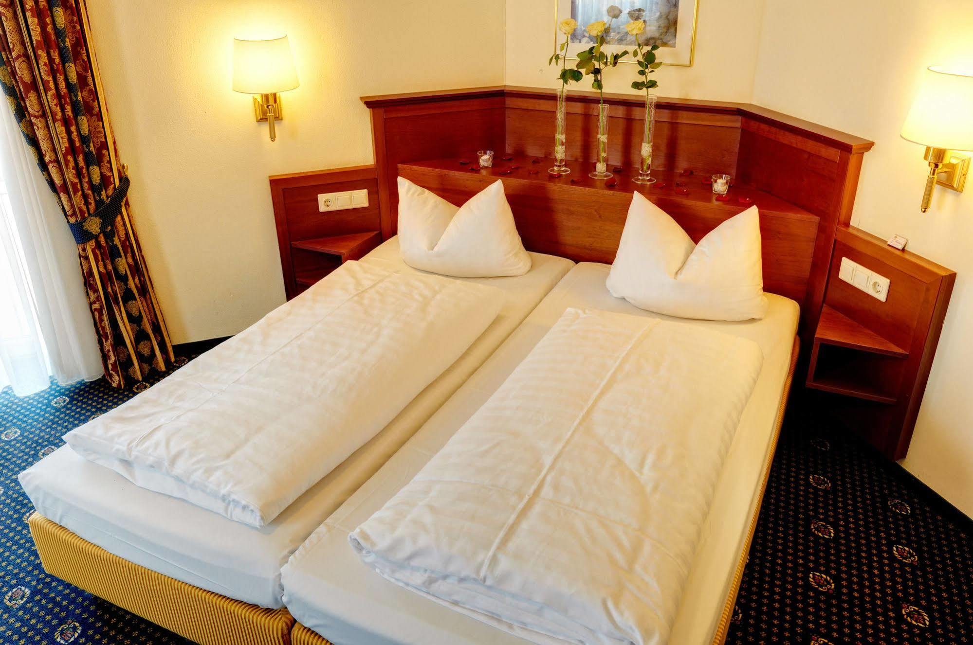 Landhotel Hallnberg Walpertskirchen Bagian luar foto